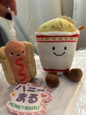 Plush kawaii noodle cup and hot dog key chain